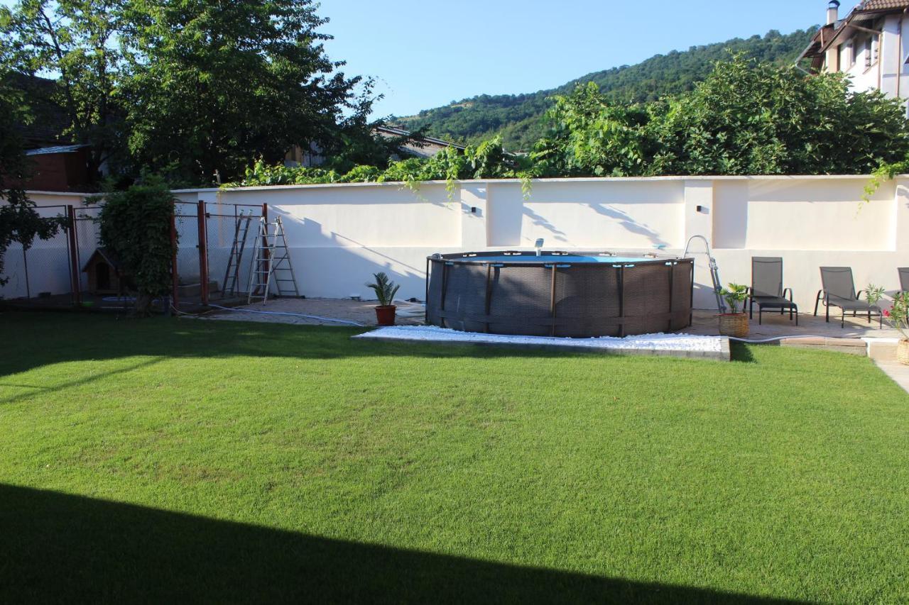 Pretty Garden Villa Orsova Exterior photo